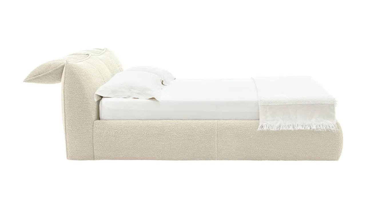 картинка Кровать Bamboletto by B&B Italia магазин INTERIOR TOP являющийся официальным дистрибьютором в России 